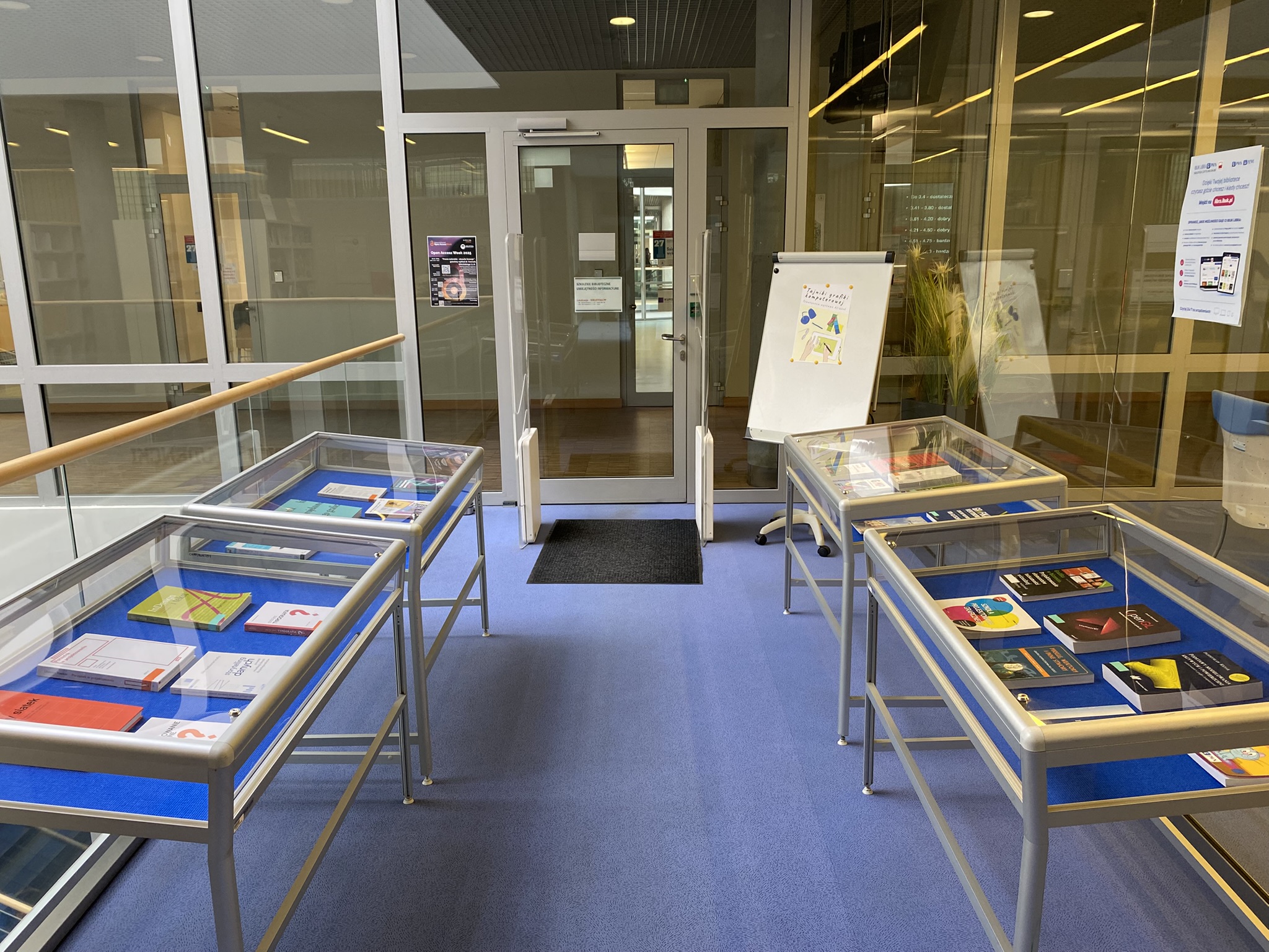 Gabloty z książkami o tematyce grafiki komputerowej